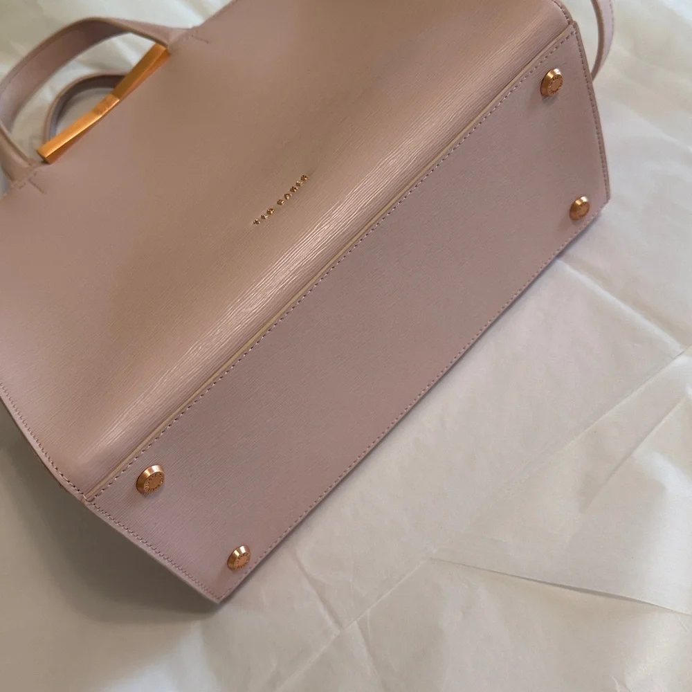 Ted Baker London 🌸 Light Pink Satchel with Gold Accents - Picture 11 of 17
